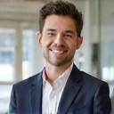 Portrait of Jan Nowak, a confident and approachable male dietitian.